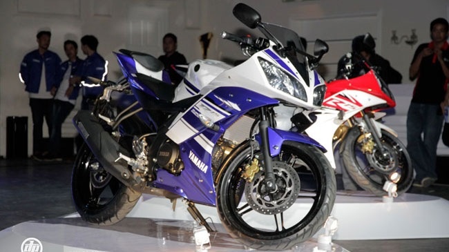 Yamaha R15 2.0 2014 cuc dat khach hinh anh
