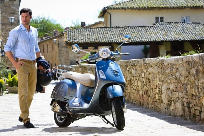 Vespa GTS 2015 cai tien voi nhieu cong nghe moi hinh anh