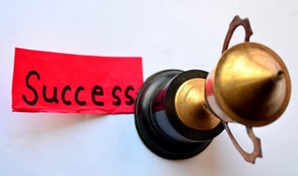 Nghĩ về thành công, bạn sẽ có thêm động lực và sự tự tin để làm việc.