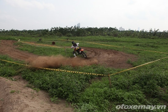 Đường cua tay áo cũng là nơi trải nghiệm kỹ năng “drift” 2 bánh.