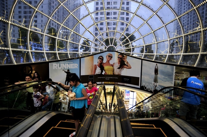 Khu mua sam 'vang' e khach ngay dau nghi le hinh anh