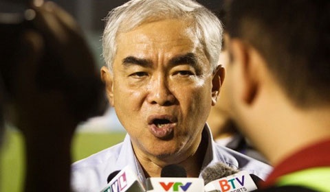 Ông Lê Hùng Dũng đã đến tuổi nghỉ hưu và đã thôi làm đại diện của Công ty vàng bạc đá quý Sài Gòn (SJC) tại Eximbank.