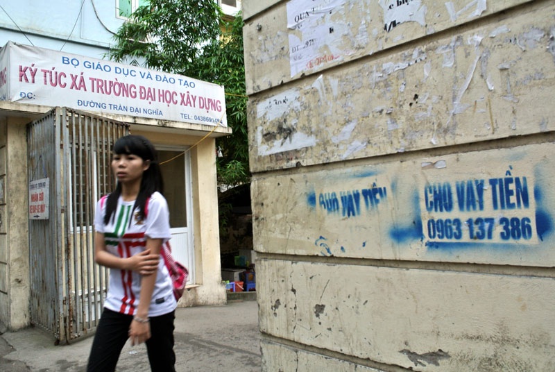 Tin dung den bao vay cong truong, tan cong sinh vien hinh anh