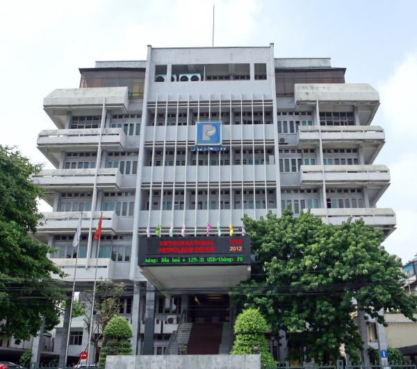 Lai khung nho xang, Petrolimex tra luong sep the nao? hinh anh