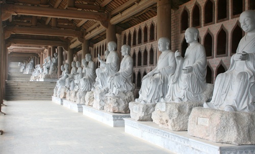 Ngôi chùa được xây dựng hàng nghìn tỷ đồng với nhiều hạng mục.