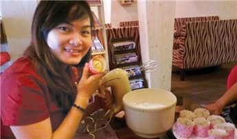 Ca phe buffet 50.000 dong o Sai Gon hinh anh