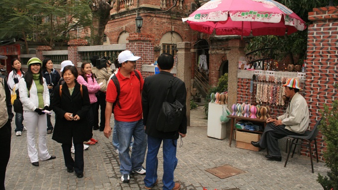 Khach Viet bo tour du lich Trung Quoc ngay cang tang hinh anh