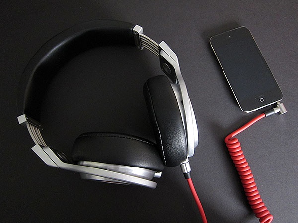 Apple se duoc gi khi thau tom Beats? hinh anh