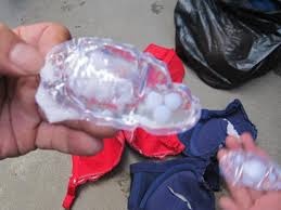 Sáng nay 30.10, nhiều người dân ở ngõ 4, đường Hecman, TP.Vinh (Nghệ An) cho biết họ phát hiện có chứa nhiều gói 