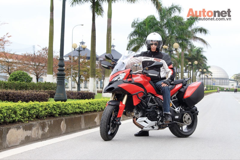 Thiết kế của xe mang hình dáng truyền thống của dòng enduro.