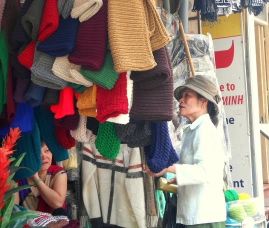 Nang nong gan 40 do C, do len soi van dat hang hinh anh