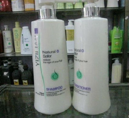 Những chai dầu gội Những chai dầu gội