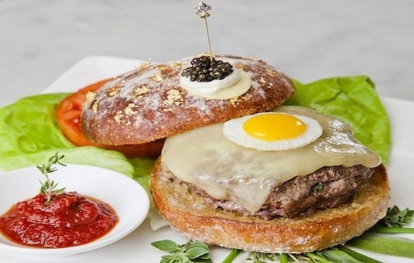 Nhung chiec banh burger dat nhat trong lich su hinh anh