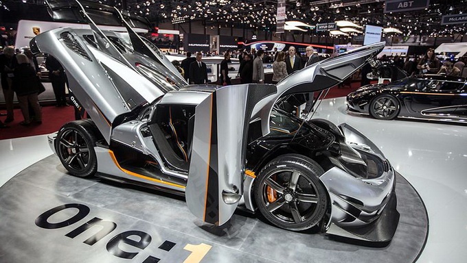 Vẻ hầm hố của chiếc xe tốc độ nhất thế giới Koenigsegg One:1