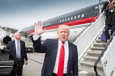 Donald Trump đặt chân đến Aberdeen.