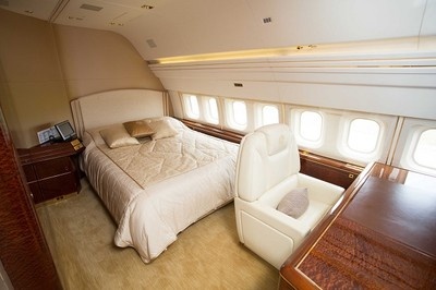 Phòng ngủ cao cấp bên trong chiếc phi cơ thuộc sở hữu của Donald Trump.