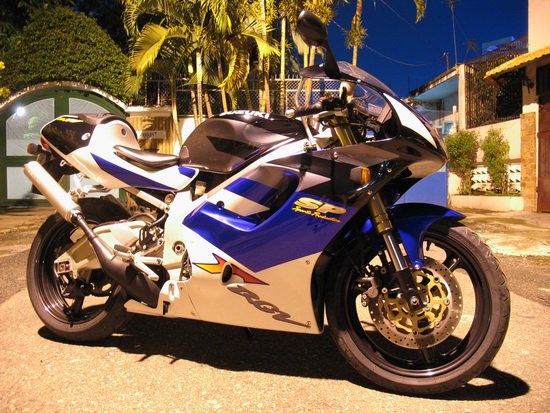 Suzuki RGV Gamma 250 SP - 210 trieu dong va 210 km/h hinh anh