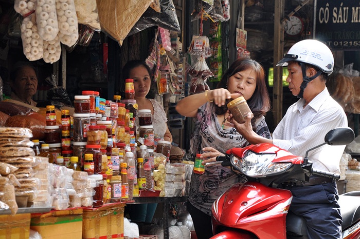 Cho dac san mien Trung o Sai Gon hinh anh