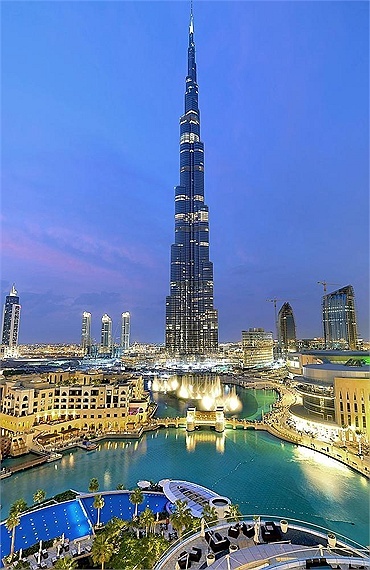 Hình ảnh lung linh của Burj Khalifa lúc chạng vạng. 
