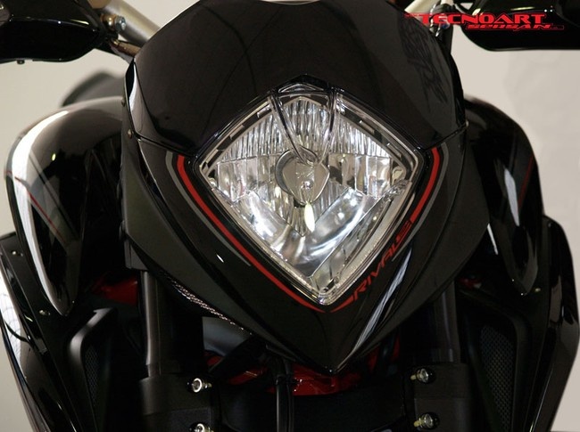 Như đã biết, ông Castiglioni là cha của Giovanni, chủ nhân hãng môtô MV Agusta nổi tiếng đến từ Ý. 