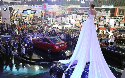 Trien lam o to lon nhat 2014 'ne' Ha Noi? hinh anh