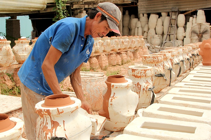 Lang gom thu cong cuoi cung o Binh Duong hinh anh