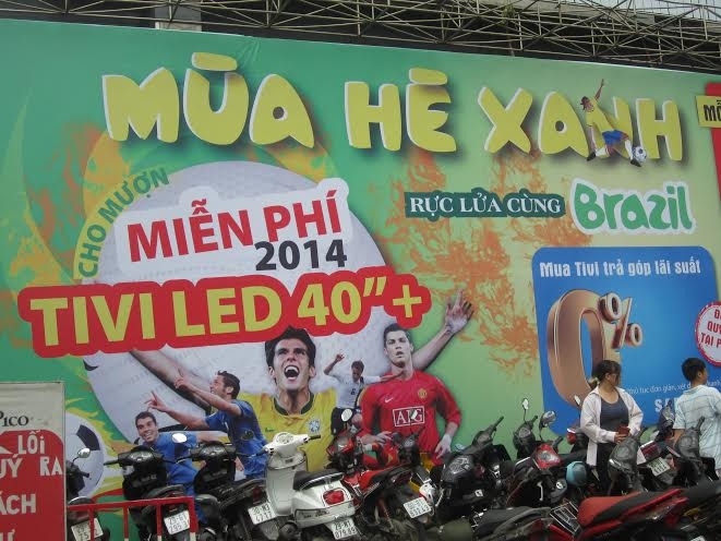 Mua World Cup, chu quan ca phe chuong tivi hon may chieu hinh anh