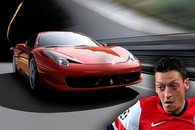 Dù Đức là một cường quốc trong ngành công nghiệp xe hơi nhưng trung vệ nổi tiếng của đội tuyển bóng đá nước này Mesut Ozil lại thường xuyên lựa chọn siêu xe Italia Ferrari 458 làm bạn đồng hành.