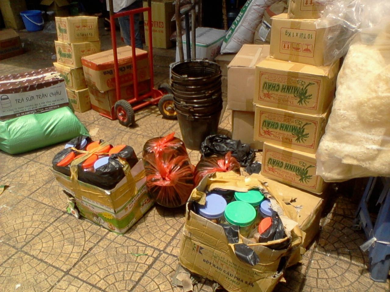 Thach den dung bang xo gia 10.000 dong/kg o cho Dong Xuan hinh anh