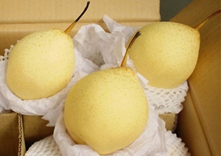 Ban quản lý chợ đầu mối nông sản Thủ Đức (TPHCM) cho biết, đêm 11.6, lượng rau củ, nông sản có xuất xứ TQ là 272 tấn trong tổng số 1.675 tấn nông sản nhập về chợ, chiếm tỉ lệ 16%.