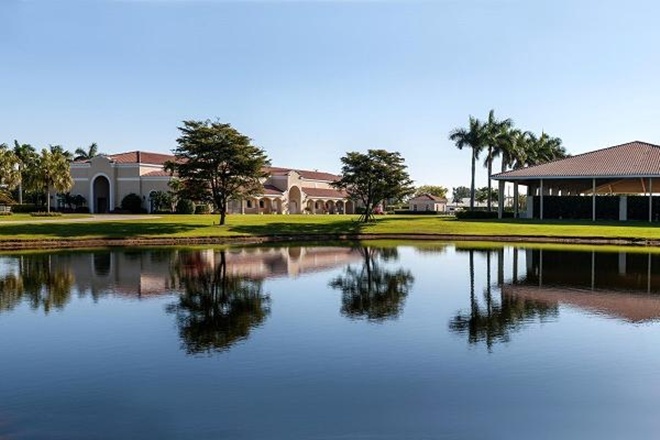 Noi o xa xi cho thu cung cua gioi sieu giau hinh anh