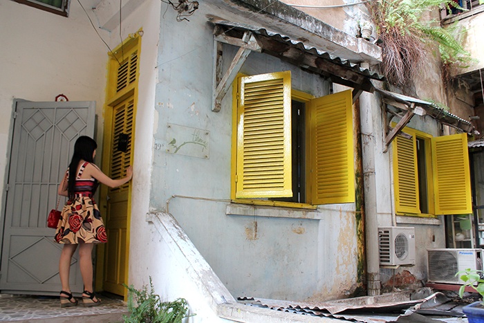 Nhung quan ca phe la trong chung cu cu o Sai Gon hinh anh