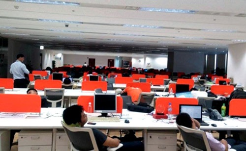 Nhân viên nam thi nhau xin nghỉ làm, đi muộn, tranh thủ ngủ vì thức trắng đêm xem các trận đấu bóng mùa World Cup.