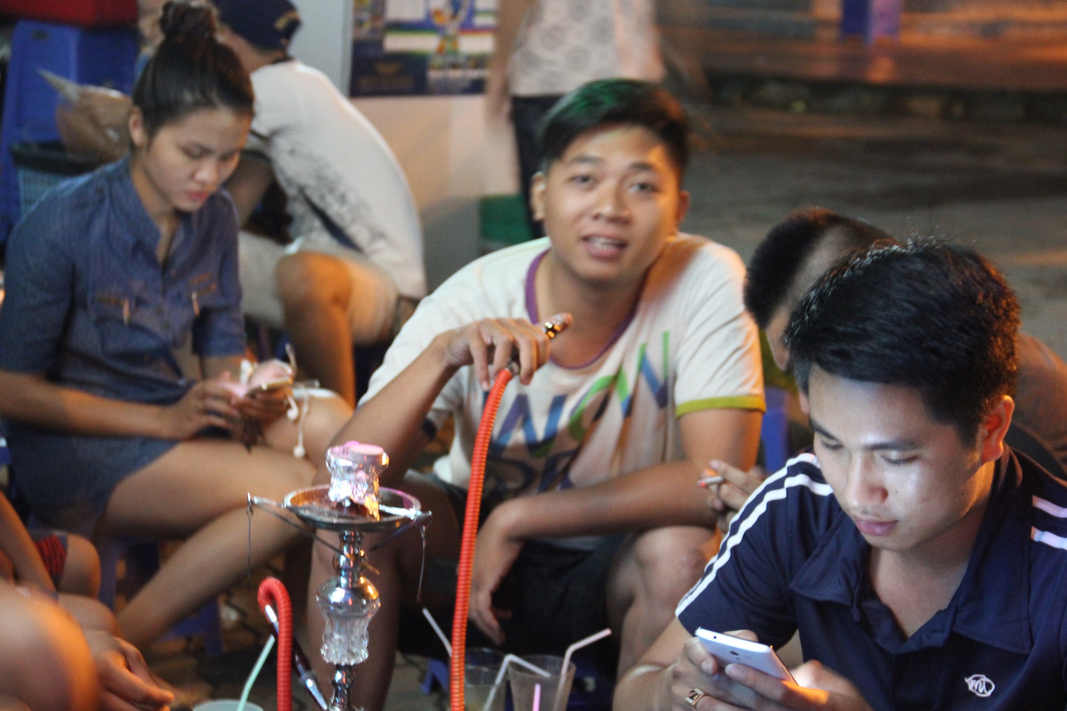 M.A, một khách quen tại đây cho biết, thường tụ tập cùng bạn bè vào cuối tuần. 