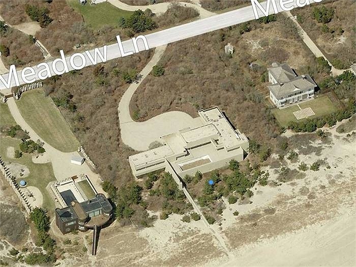 William Salomon sống trong ngôi biệt thự <abbr class=