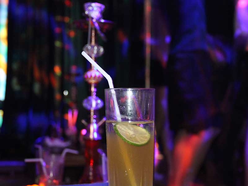 Một quán trà chanh trên đường Hồ Đền Lừ được coi là