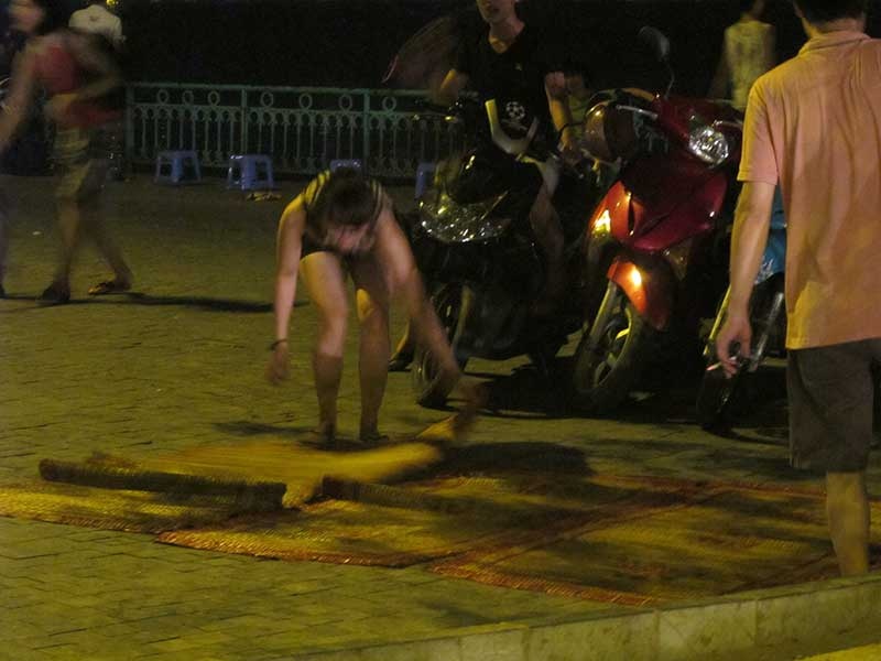 30.000 dong/chiec chieu thue hong mat o My Dinh hinh anh