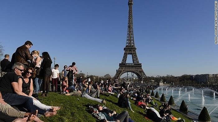 2.Paris (Pháp): Là thành phố có chi phí du lịch đắt đỏ thứ hai thế giới. Chưa nói đến các thứ khác, cocktail có thể cũng khiến nhiều người giật mình về giá cả.