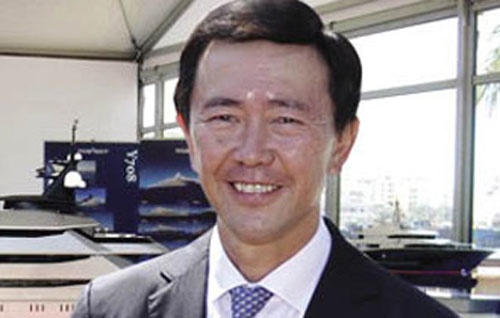 Người đã cùng Chính phủ Singapore biến một hòn đảo khô cằn và từng bị cướp biển hoành hành trở thành khu giải trí nổi tiếng và xa hoa bậc nhất.