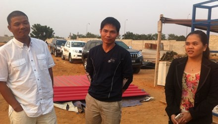 Nhung ong chu tre nguoi Viet o Angola hinh anh