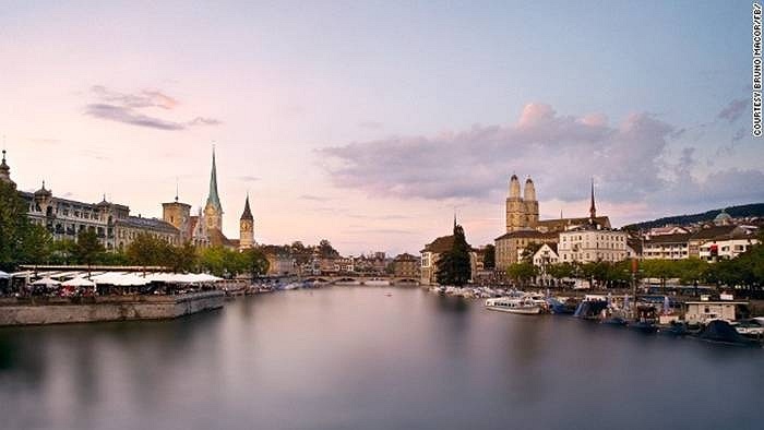   6. Zurich (Thuy Sĩ): Bạn có thể lập tài khoản tiết kiệm ở Thụy Sĩ nhưng có thể chỉ ăn chơi cuối tuần thôi thì số tiền đó cũng hết.