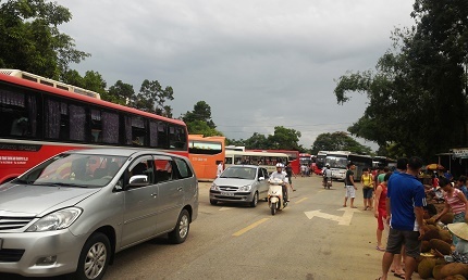 'Chay' du thu trong mua cao diem du lich hinh anh