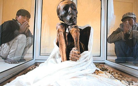 Xac chet ngoi bo goi suot 600 nam khong phan huy hinh anh