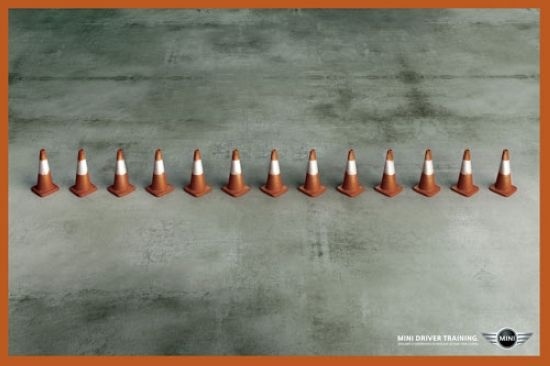 Bài kiểm tra lái xe của Mini khắc nghiệt vậy sao?