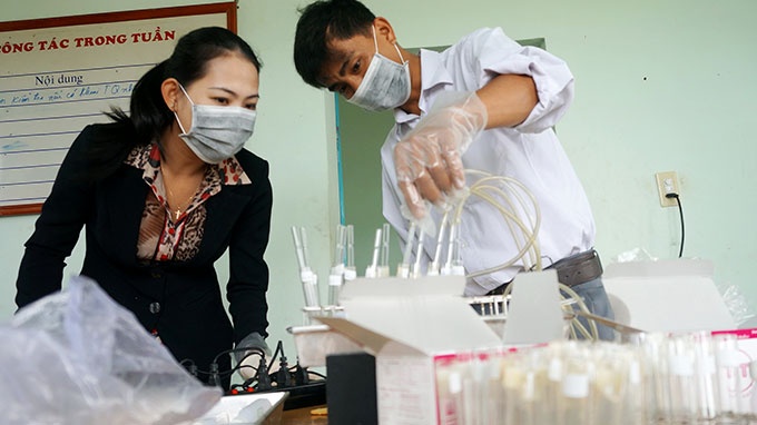 Da Lat kiem tra doc to trong khoai tay Trung Quoc hinh anh