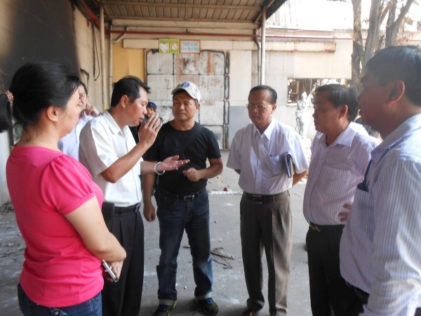 Ông Thái Văn Thụy (thứ 2, trái qua) - Tổng GĐ Cty Active (Đài Loan), trong buổi làm việc với Ban Quản lý KCN tỉnh BD tại Cty Asama, cam kết vẫn đầu tư vào tỉnh BD. 