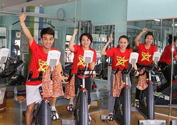 Quang cao the hinh 'khoe de bao ve To quoc' gay tranh cai hinh anh