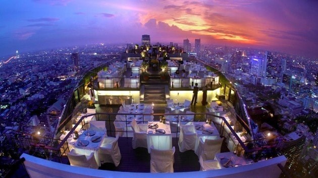 Nhà hàng Banyan Tree trên nóc khách sạn Bangkok.