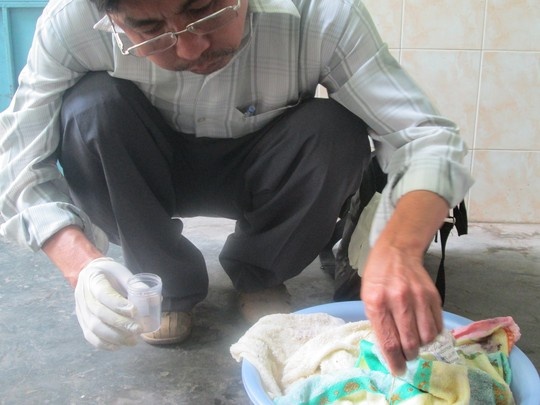 Ngày 19/3, Trung tâm Y tế dự phòng tỉnh Đồng Nai thông báo kết quả xét nghiệm của Viện Sốt rét ký sinh trùng (TP.HCM) về những “sinh vật lạ” trong khăn tắm Trung Quốc. Theo đó, sinh vật nói trên là loại côn trùng bù mắt (giai đoạn ấu trùng) thuộc bộ cánh Diptera, lớp côn trùng Insecta. Côn trùng này không gây hại cho người, hay xuất hiện vào ban đêm nơi có ánh sáng như bóng đèn, tivi …