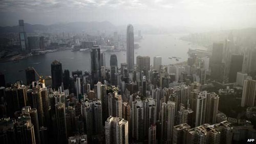 Nuoi ca, trong rau tren noc nha o Hong Kong hinh anh